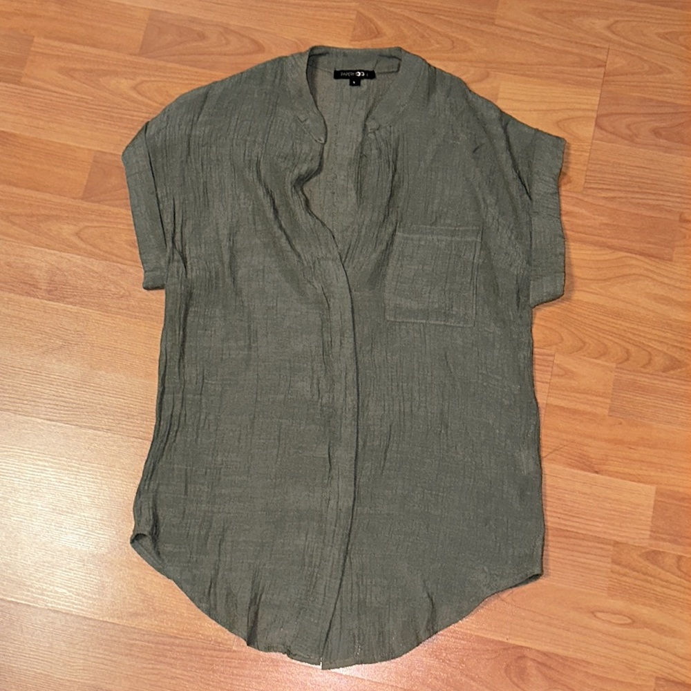 Dark green top in excellent condition